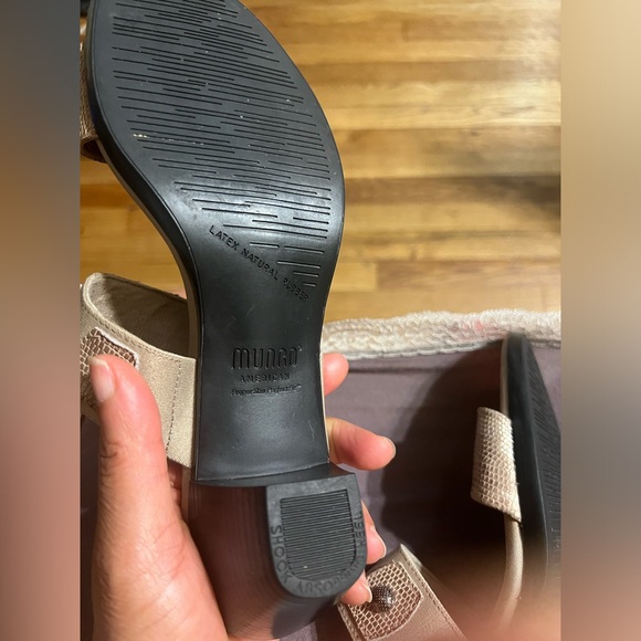 Munro Bethany Sandals - Picture 3 of 4